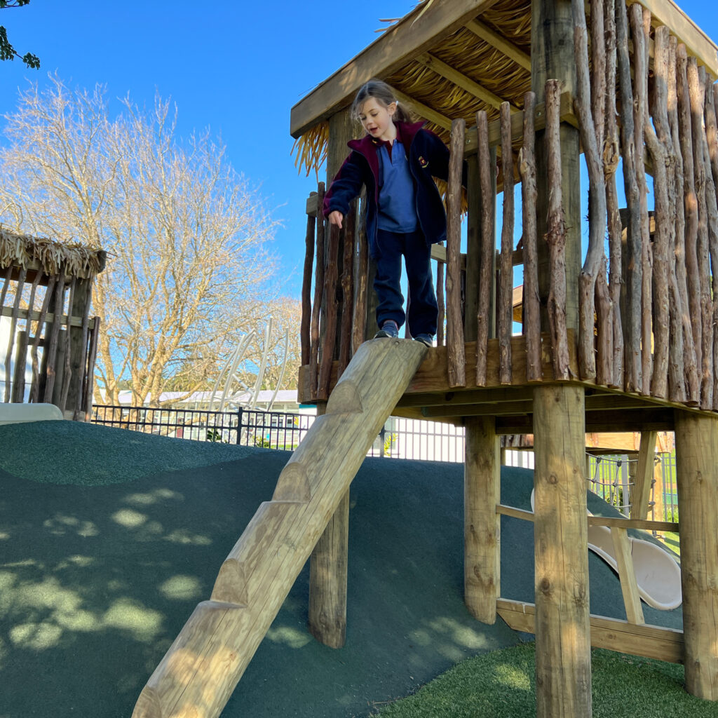 Narrative design in playgrounds